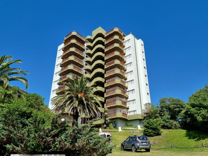 Departamento Edificio PILLMAIQUEN I  9º piso  en:Villa Gesell, zona:Centro 
