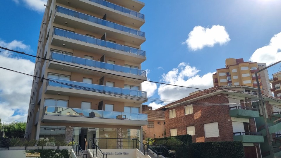 Departamento Edificio CALLE UNO 6ºC  en:Villa Gesell, zona:Centro 