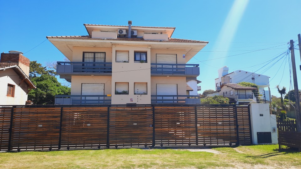 Departamento Edificio BRISAS DEL MAR 1º7  en:Villa Gesell, zona:Sur