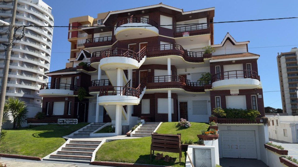 Departamento Edificio PALMERAS VIII 1º  en:Villa Gesell, zona:Centro 
