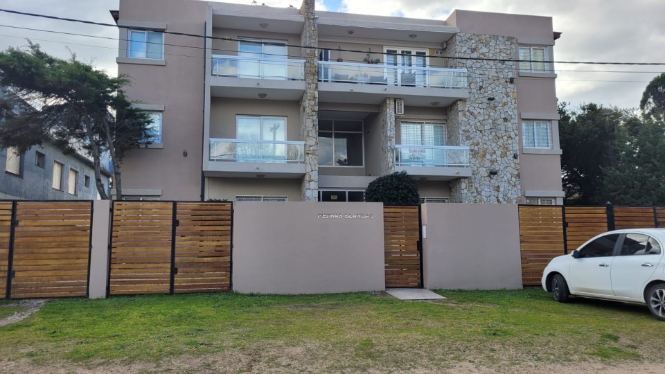Departamento Piedras Blancas Alquiler Anual Gas Natural en: Villa Gesell , zona: Centro 