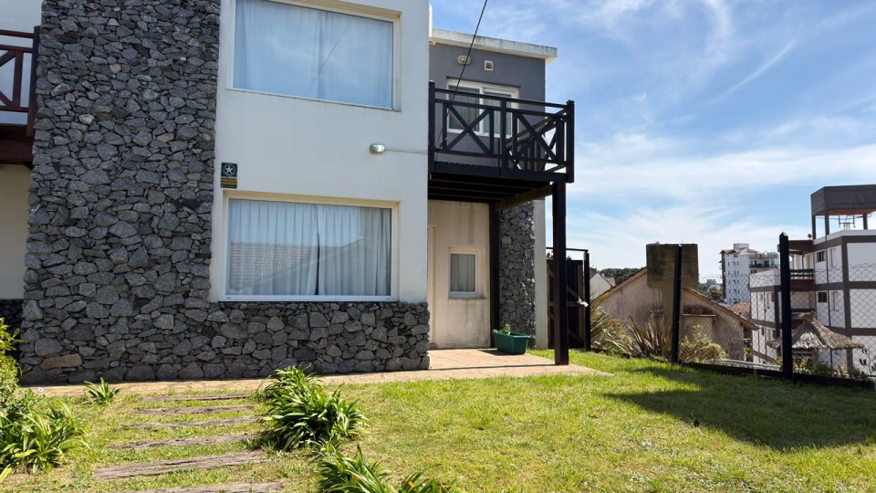 Duplex Contra Viento y Marea Nº 7